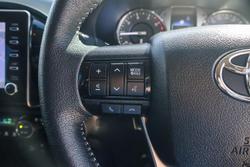 2025 Toyota Hilux SR5 48V