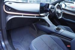 2024 CUPRA Tavascan VZ