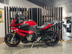 2019 BMW Motorrad S 1000 XR RACING RED