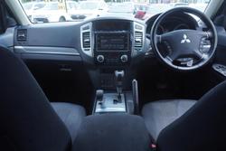 2017 Mitsubishi Pajero GLX