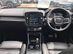 2022 Volvo XC40 T5 R-Design