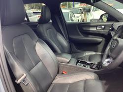 2022 Volvo XC40 T5 R-Design