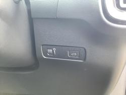 2022 Volvo XC40 T5 R-Design