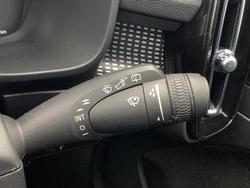 2022 Volvo XC40 T5 R-Design