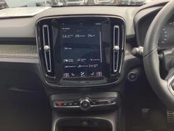 2022 Volvo XC40 T5 R-Design