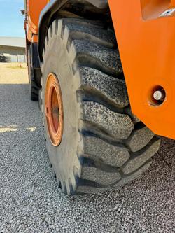 2009 Hitachi Ah 400D