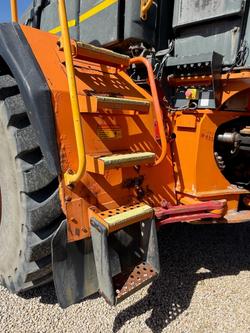 2009 Hitachi Ah 400D