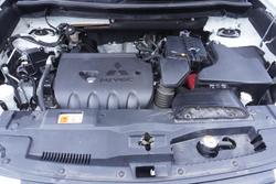 2019 Mitsubishi Outlander ES