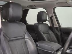 2019 Land Rover Discovery SD6 SE Series 5 MY20 4X4 Dual Range Santorini Black