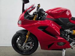2025 DUCATI PANIGALE V2 S Red