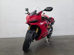 2025 DUCATI PANIGALE V2 S Red