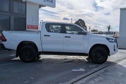 2020 Toyota Hilux SR