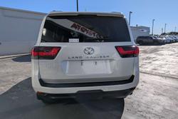 2024 Toyota Landcruiser VX