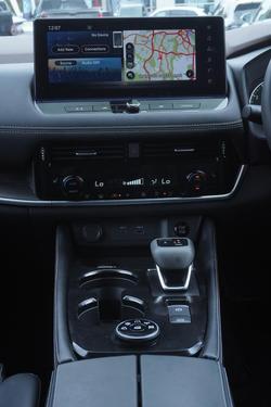 2025 Nissan X-TRAIL ST-L