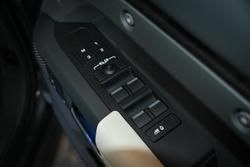 2023 Land Rover Defender 110 D300 X-Dynamic HSE