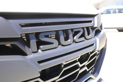 2026 Isuzu D-MAX BLADE