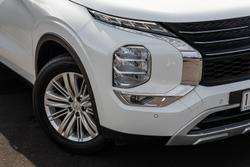 2022 Mitsubishi Outlander LS ZM MY22 AWD White