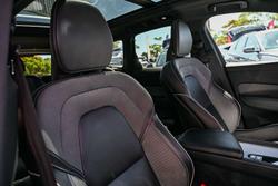 2022 Volvo XC60 B6 R-Design