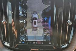 2022 Volvo XC60 B6 R-Design