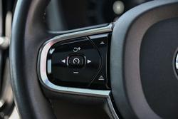 2022 Volvo XC60 B6 R-Design