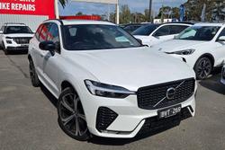 2022 Volvo XC60 B6 R-Design