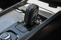 2022 Volvo XC60 B6 R-Design