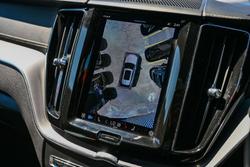 2022 Volvo XC60 B6 R-Design