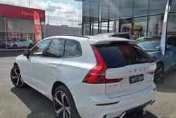 2022 Volvo XC60 B6 R-Design