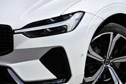 2022 Volvo XC60 B6 R-Design