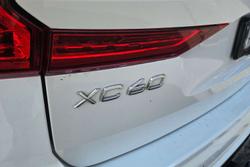 2022 Volvo XC60 B6 R-Design