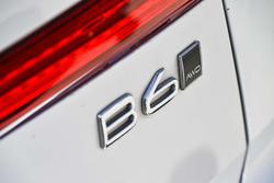 2022 Volvo XC60 B6 R-Design