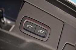 2022 Volvo XC60 B6 R-Design