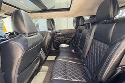 2023 Mitsubishi Outlander Exceed