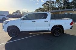2022 Toyota Hilux SR