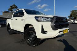 2022 Toyota Hilux SR
