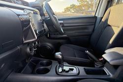 2022 Toyota Hilux SR