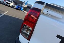 2022 Toyota Hilux SR