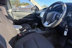 2022 Toyota Hilux SR