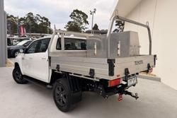 2023 Toyota Hilux SR