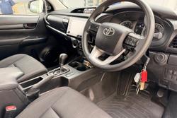 2023 Toyota Hilux SR