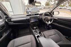 2023 Toyota Hilux SR