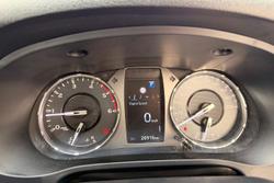 2023 Toyota Hilux SR