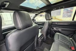 2022 Ford Everest Platinum