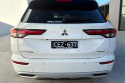 2023 Mitsubishi Outlander Exceed