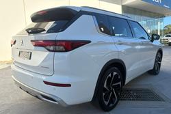 2023 Mitsubishi Outlander Exceed