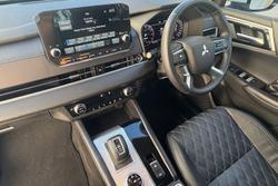 2023 Mitsubishi Outlander Exceed