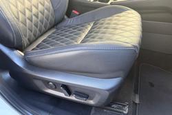 2023 Mitsubishi Outlander Exceed