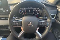 2023 Mitsubishi Outlander Exceed