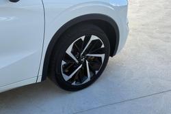 2023 Mitsubishi Outlander Exceed