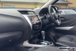 2022 Nissan Navara ST-X